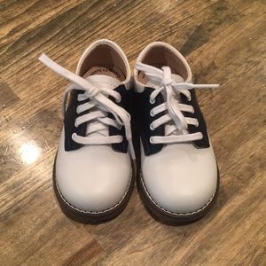 FootMates Leather Saddle shoes